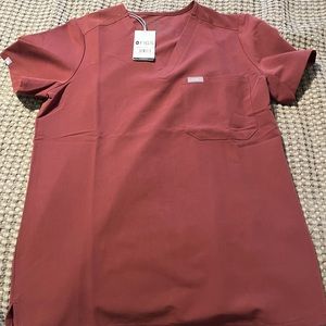 NWT Figs scrub top size small Dark Cherry Catarina Perfect condition